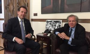 ​Ito Bisonó se reúne con el secretario general de la OEA en Washington