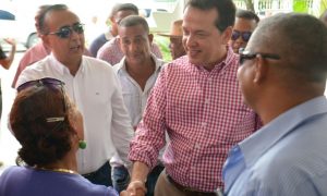Ito Bisonó compartió con emprendedores en el Festival del Coco en Nagua